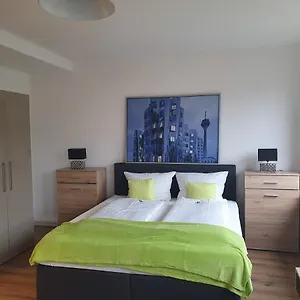 *** Hotel Studiotel Loft Alemanha